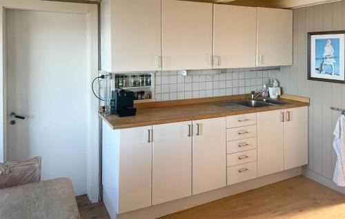 Smøla House | Nice Home In Smøla With House Sea View