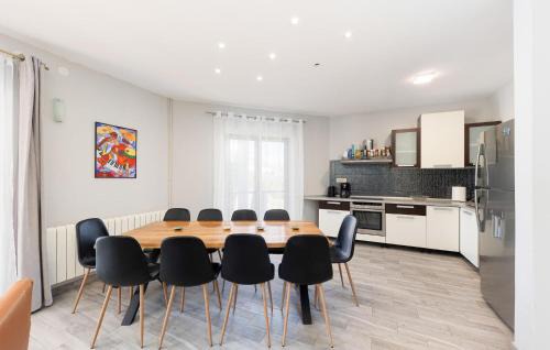 Srinjine House | Nice Home In Srinjine