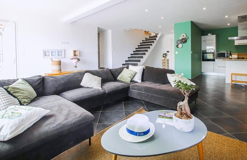 Suze-la-Rousse House | Nice home in Suze-La-Rousse with WiFi