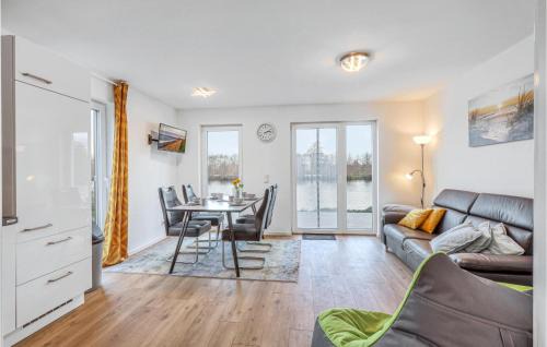 Tossens House | Nice Home In Tossens With Kitchen