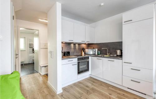 Tossens House | Nice Home In Tossens With Kitchen