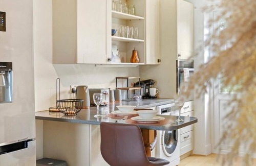 Wandle Valley House | Nice House & Free Parking Close to Morden & Sutton