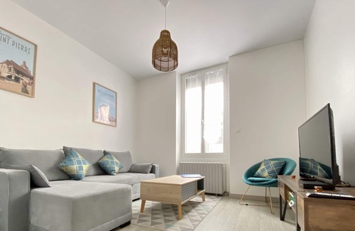 Desertines House | Nice house with garden and parking