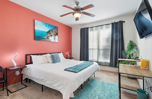 Astrodome Apartment | ★Nice King Bed Stay in NRG|TMC|UH |Houston,TX★