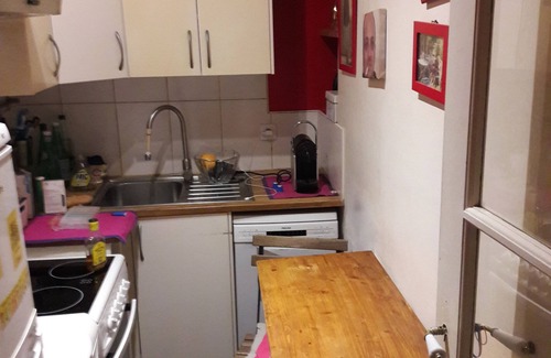 Quartier Saint-Ambroise Apartment | Nice little 2-room apartment in the heart of Paris, close to subways, monuments and shops.
