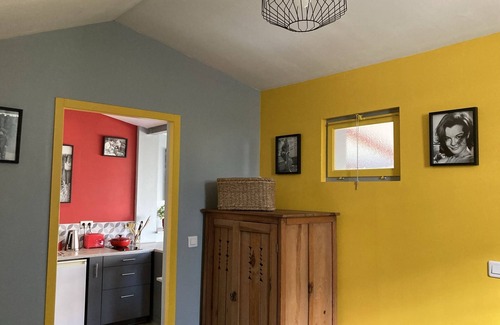 La Rochelle Apartment | Nice little T2 house with garden near beach and town center