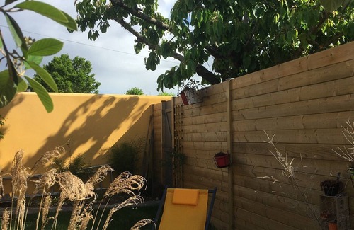 La Rochelle Apartment | Nice little T2 house with garden near beach and town center