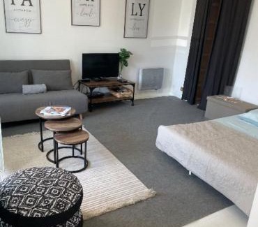 Le Brusc Apartment | Nice studio in the heart of Six-Fours-les-Plages