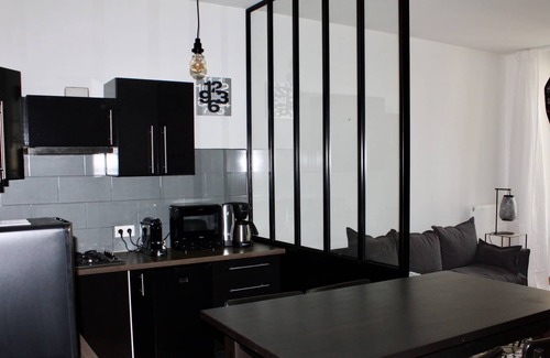 Saint-Michel Apartment | Nice T2 in the heart of Bordeaux with Parking.