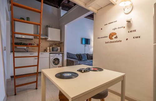 Rione XI Sant'Angelo Apartment | Nice vacation apartment in the middle of the eternal city of Rome.