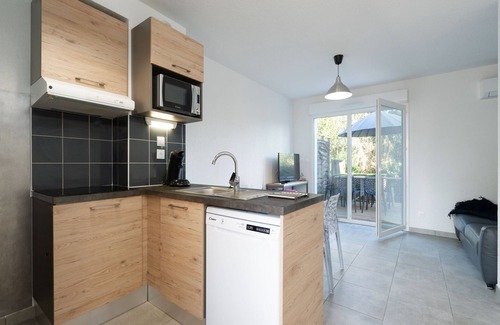 Serignan Villa | Nice Villa with garden for 4 pers near the beach