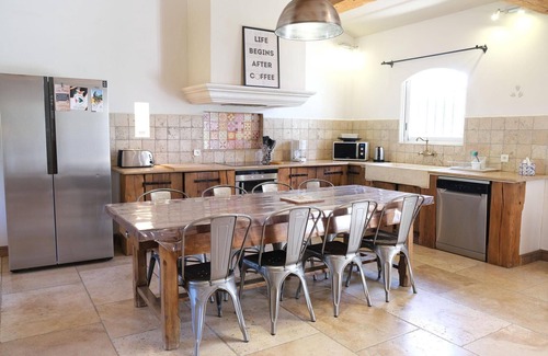 Aureille House | nice villa with heated swimming pool, in the center of the village of aureille, 8 persons, near baux de provence, in the alpilles