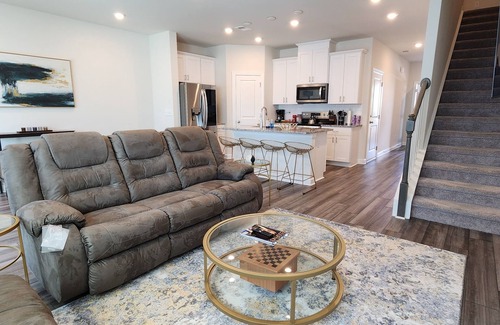 Oakdale House | Nicknamed The Blue Oasis for its elegant decor and cozy atmosphere.