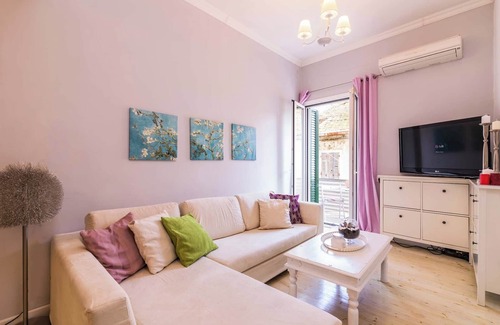 Old Town Apartment | Nicols House in Corfu Town by Konnect