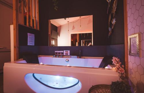 Le Barcares Apartment | Nid Doré - Suite bien-être avec sauna & balnéo privatifs