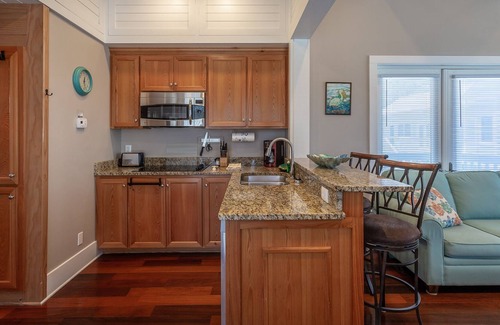 Carrabelle Cottage | Nigel's Rest 1BR/1BA less than 5 min. walk to beach!