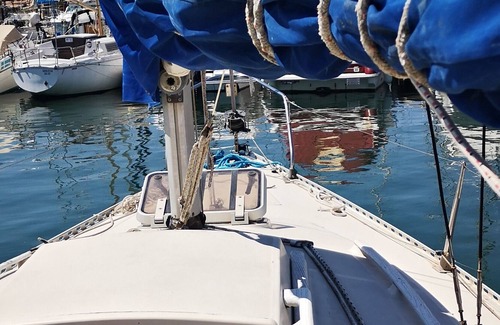 Cap d'Agde Boat Rental | Night aboard a sailboat at the quay for 2 people.