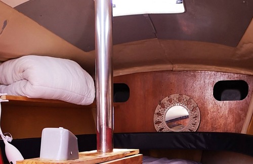 Cap d'Agde Boat Rental | Night aboard a sailboat at the quay for 2 people.