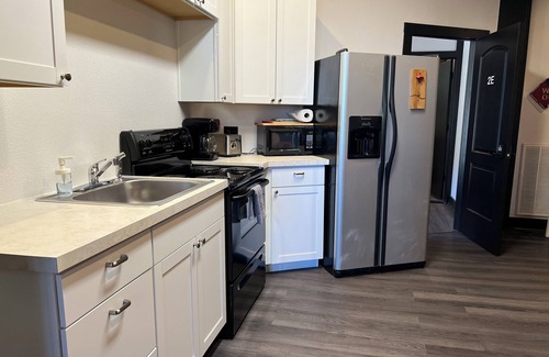 Eureka Springs Historic District Apartment | Night Owl 2E Fun Apartment in Downtown Eureka Springs w/optional paid parking!