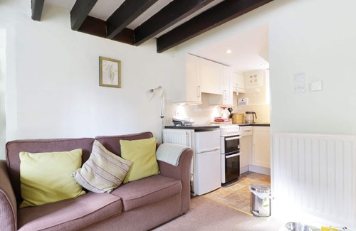 Threlkeld Cottage | NIGHTINGALE COTTAGE, pet friendly, with open fire in Keswick