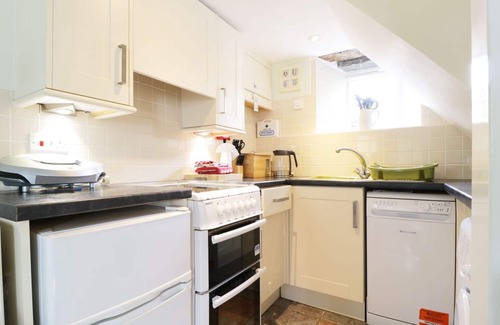 Threlkeld Cottage | NIGHTINGALE COTTAGE, pet friendly, with open fire in Keswick