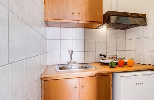 Nikiana Apartment | Nikiana Club - Studio 10 with Mountain View, Shared Pool & Wi-Fi