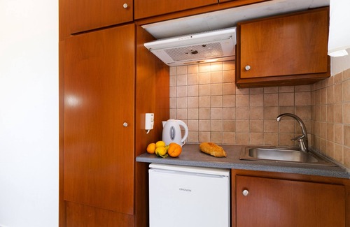 Nikiana Apartment | Nikiana Club - Studio 4 Apartment with Sea View, Shared Pool & Wi-Fi