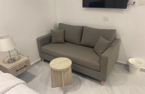 Al Duqqi Apartment | Nile Inn 503 Cozy Studio Steps Away From the Nile