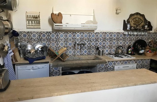 Marsala Villa | Nineteenth-century house with adjoining historic garden on the Stagnone of Marsala