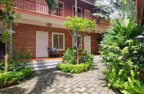 Hoa Lu House | Ninh Binh Mountain Side Homestay & Cafe