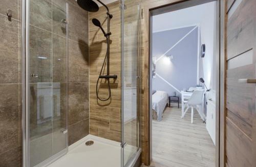 Pila Apartment | Niron Apartament Dom z Papieru Tokio