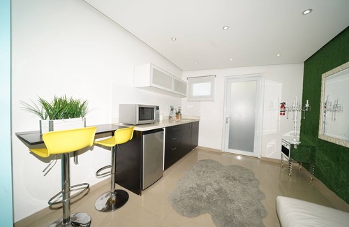 Isla Verde Apartment | nIsla Verde Beach! Charming & Modern Apt -SOLAR SYSTEM/PET LOVERS!nn