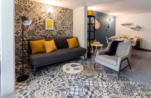Benito Juarez Apartment | NIU Modern & Centric Lofts