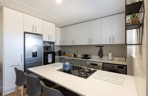 Langebaan Apartment | Nivica 46 Luxury Apartment with Sea View. Close to beach and amenities.