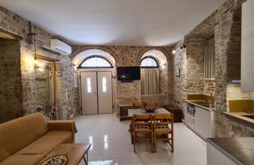 Old Town Apartment | NJ Corfu Kalypso Apartment