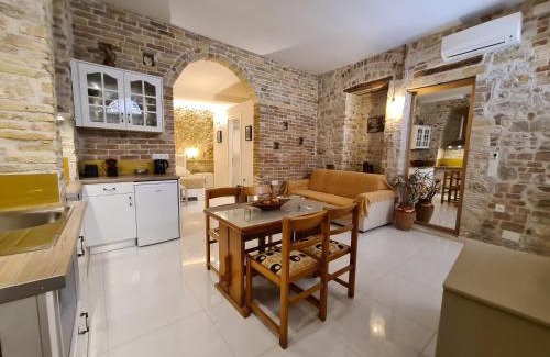 Old Town Apartment | NJ Corfu Kalypso Apartment