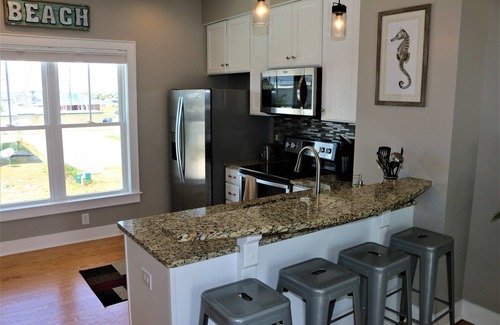 Atlantic Beach House | nLuxury Atlantic Beach Retreat-2 Masters-Pool-Steps to Ocean-Restaurants & Bars