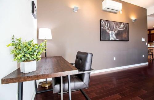 Whitehorse House | NN - Park View #2 - Downtown 2-bed 2-bath