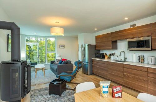 Whitehorse Apartment | NN War Eagles Nest Ravens Ridge 1bed 1 bath