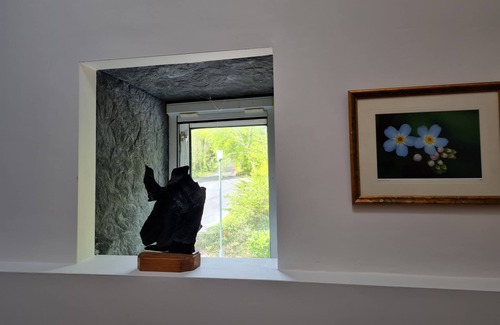Ballynahinch Cottage | No 12 Old Manor Ballynahinch - sleeps 6 guests in 3 bedrooms
