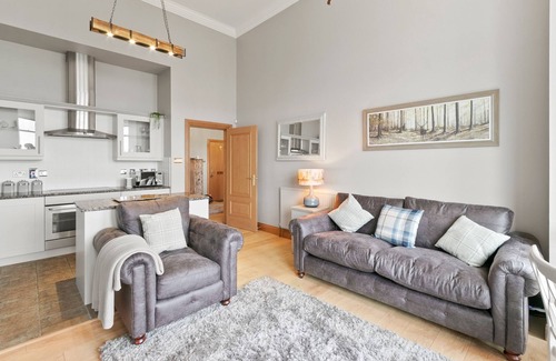 Arden Cottage | No 3 Lomond Castle - Sleeps 4 - sleeps 4 guests in 2 bedrooms