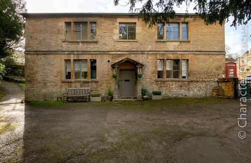 Blockley Apartment | No.3 The Old Coach House is a stylish apartment in Blockley