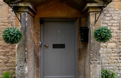 Blockley Apartment | No.3 The Old Coach House is a stylish apartment in Blockley