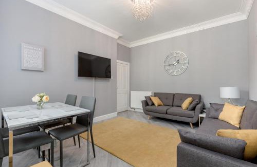 St Leonards Apartment | No 46 - by StayDunfermline