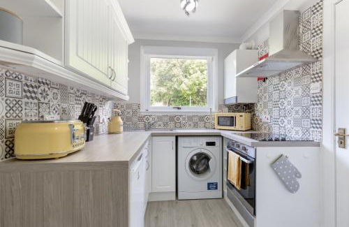 St Leonards Apartment | No 46 - by StayDunfermline