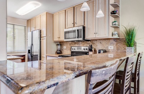Kahana Condo | No cleaning fee! Lively 2Bd,2Bth condo AC Close to everything!
