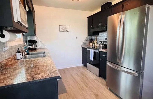 Bristol House | No cleanup chores-Fenced yard, fire pit. Close to I81, downtown. Walk to casino.