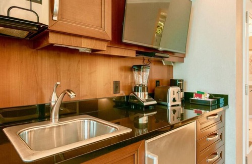Las Vegas Condo | No Resort Fee ! Balcony Strip View Suite - Pool