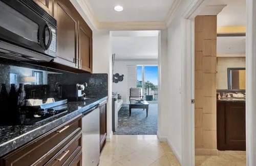 Central Beach Condo | No Resort Fees! 4 Diamond Oceanfront - 804 - Perfect for Couples - Ocean King Bd