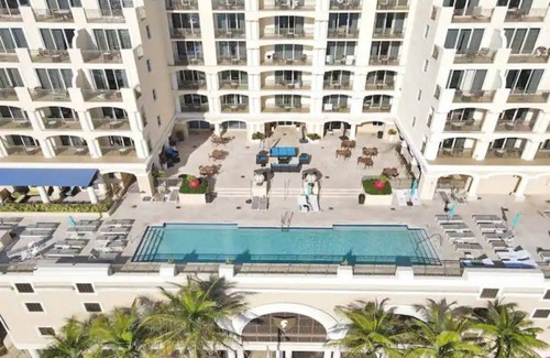 Central Beach Condo | No Resort Fees! 4 Diamond Oceanfront - 804 - Perfect for Couples - Ocean King Bd
